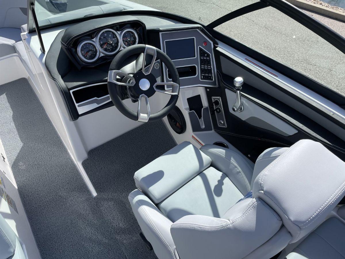 2023 MasterCraft XT23