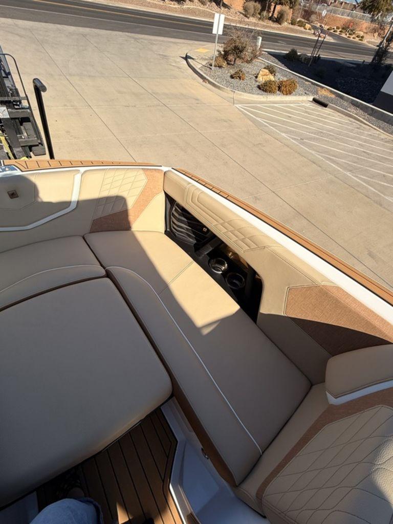 2024 Nautique G25