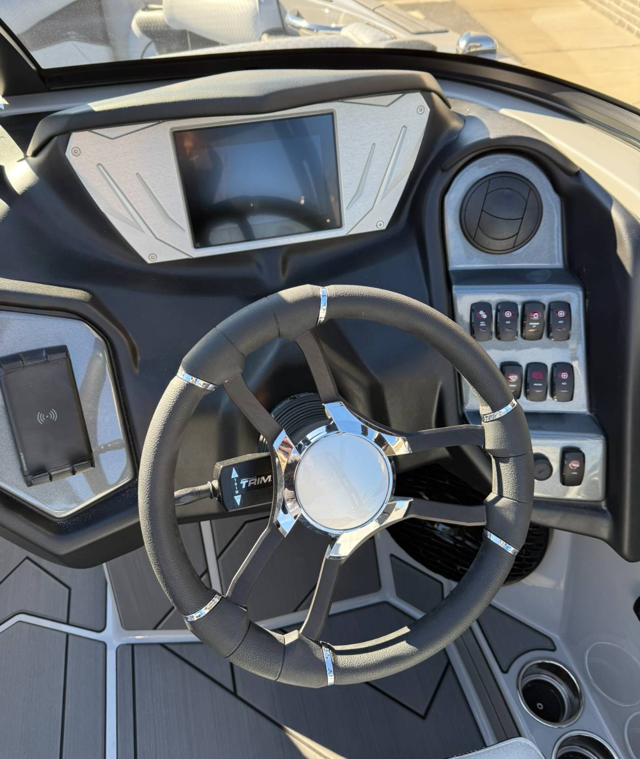 2025 Supreme S220