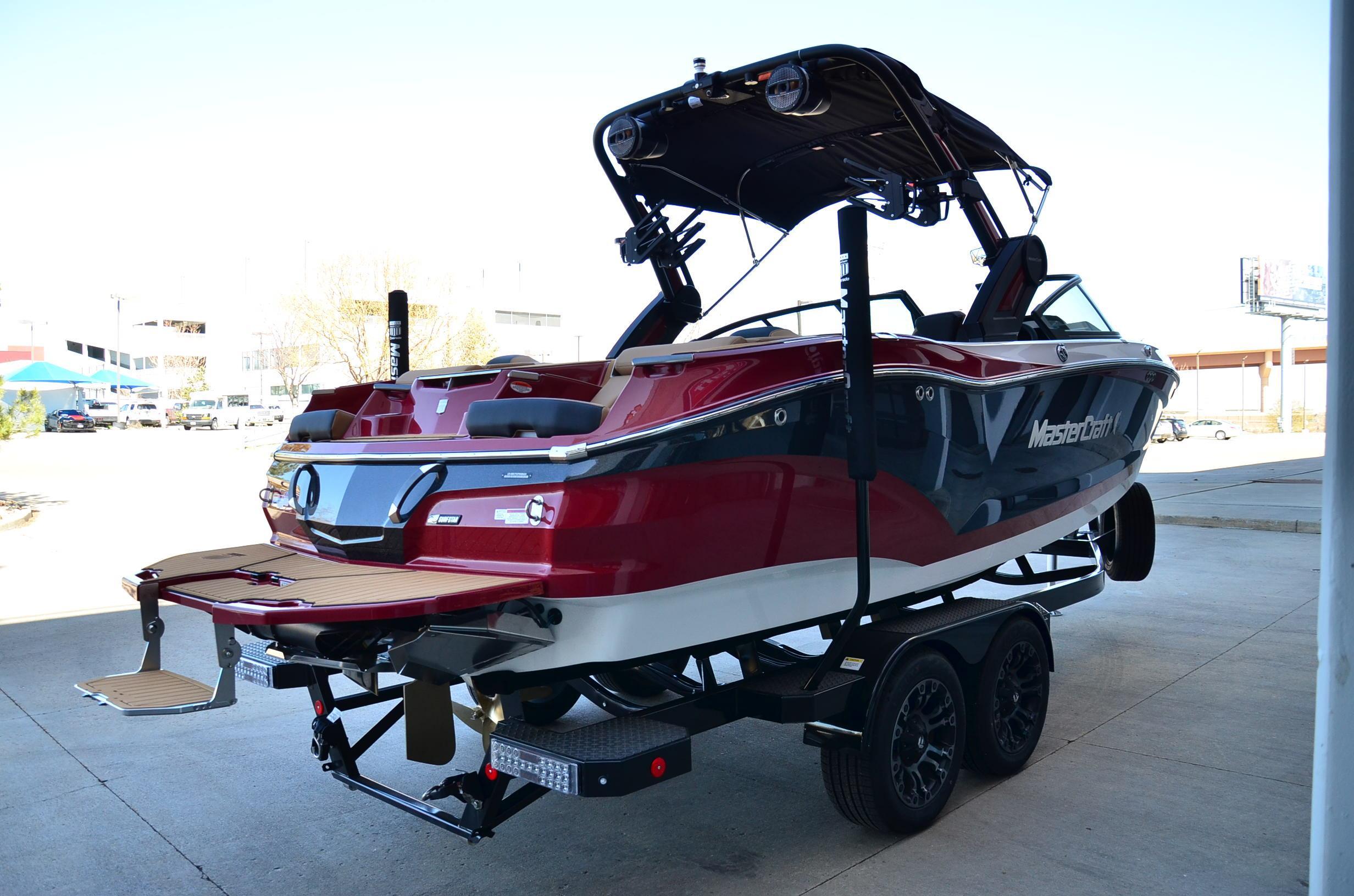 2024 MasterCraft X22 – Classic MasterCraft ProTour Red! 2024 Model Year End Clearance!