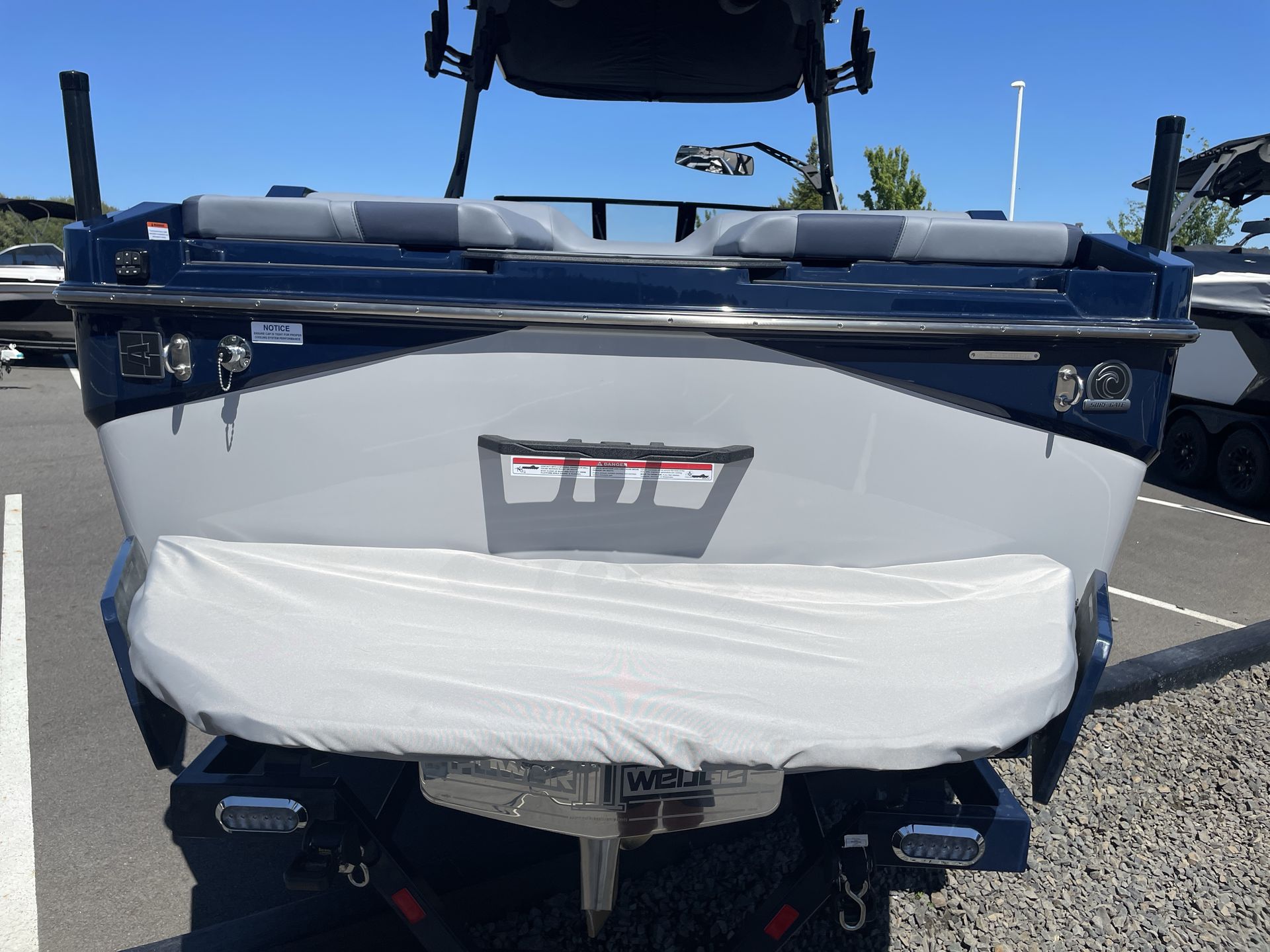 2024 Axis T250