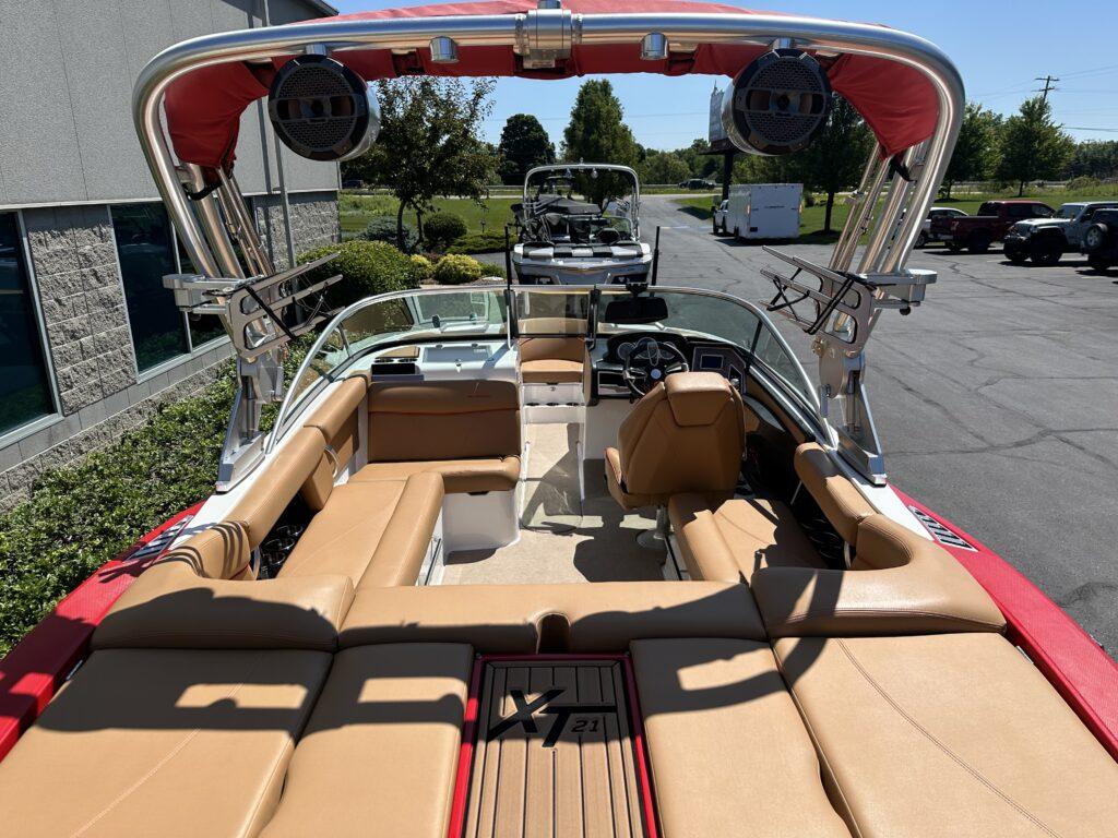2019 MasterCraft XT21