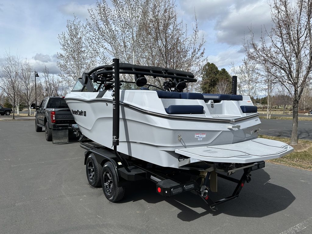 2024 MasterCraft XT22 T