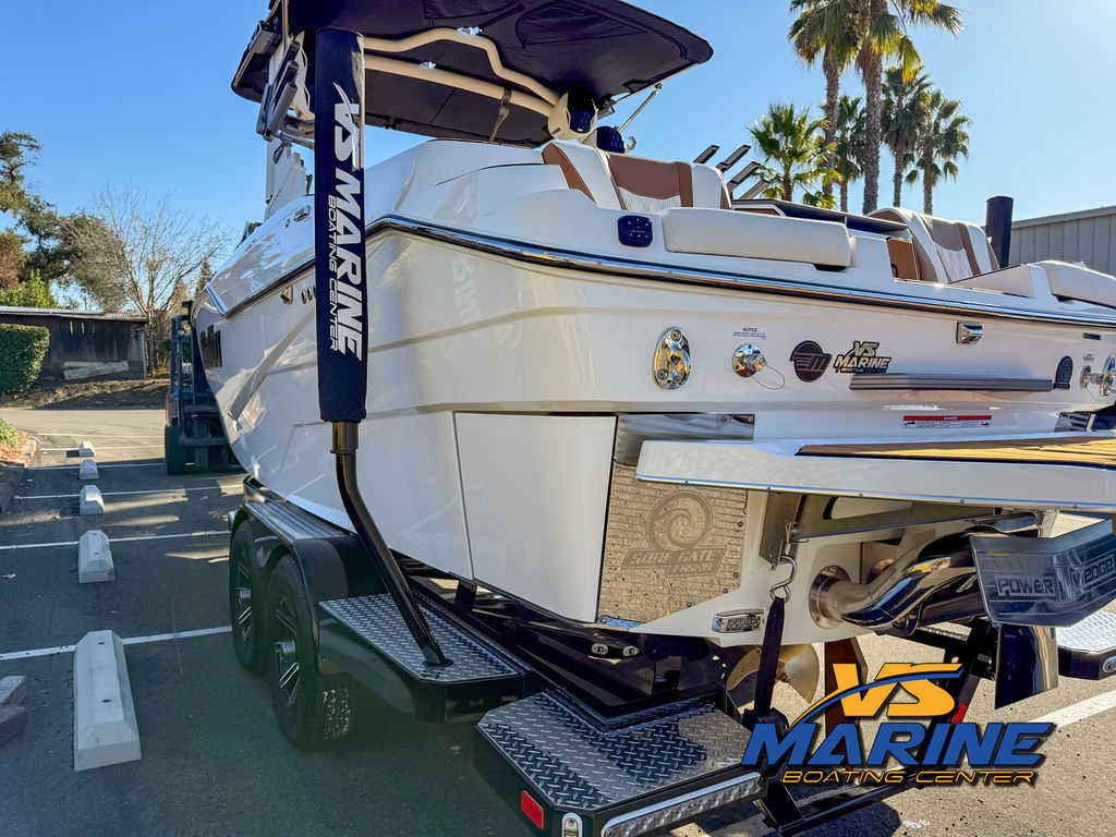 2025 Malibu Boats M230