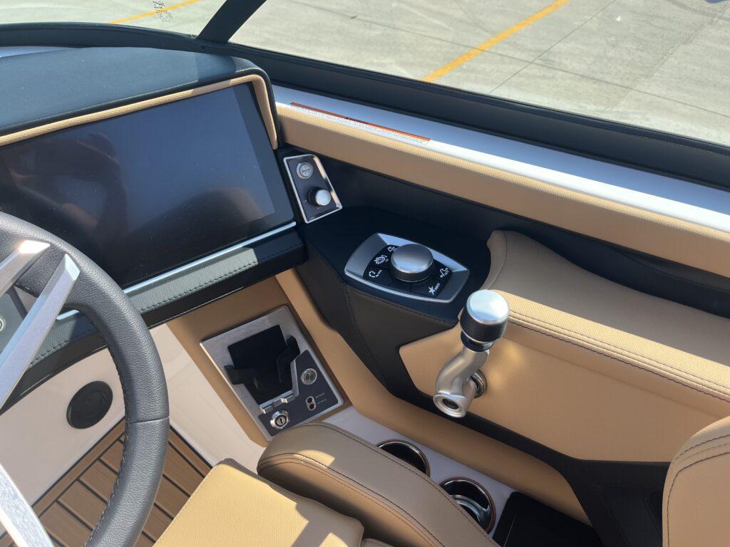 2025 MasterCraft XT20