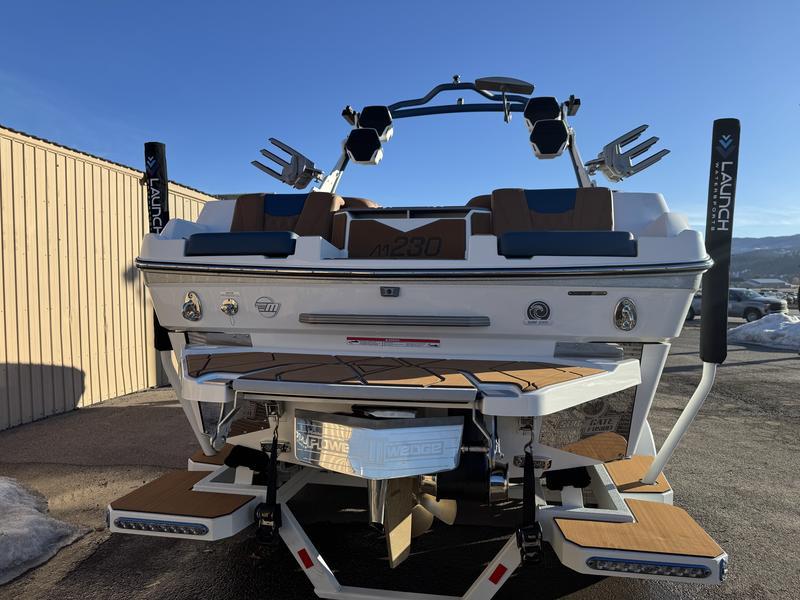 2025 Malibu M230