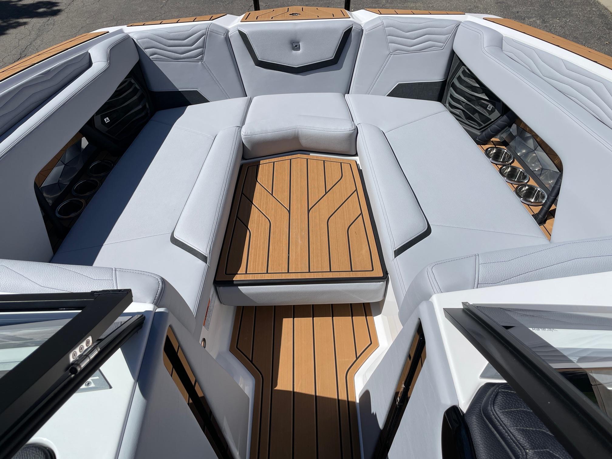 2025 NAUTIQUE G25 W/ZZ8S SUPERCHARGED POWER PLANT