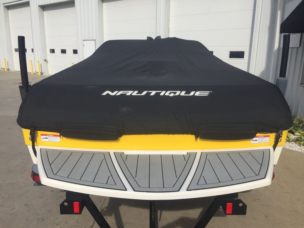 2022 Nautique 200