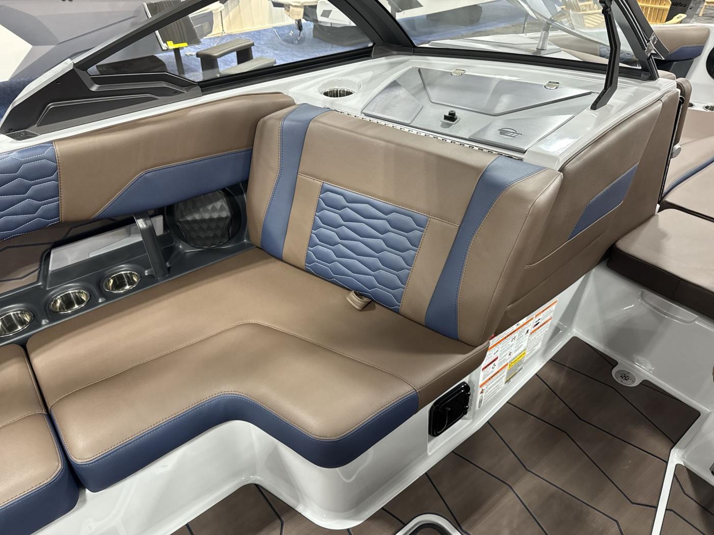 2025 Malibu 24 MXZ
