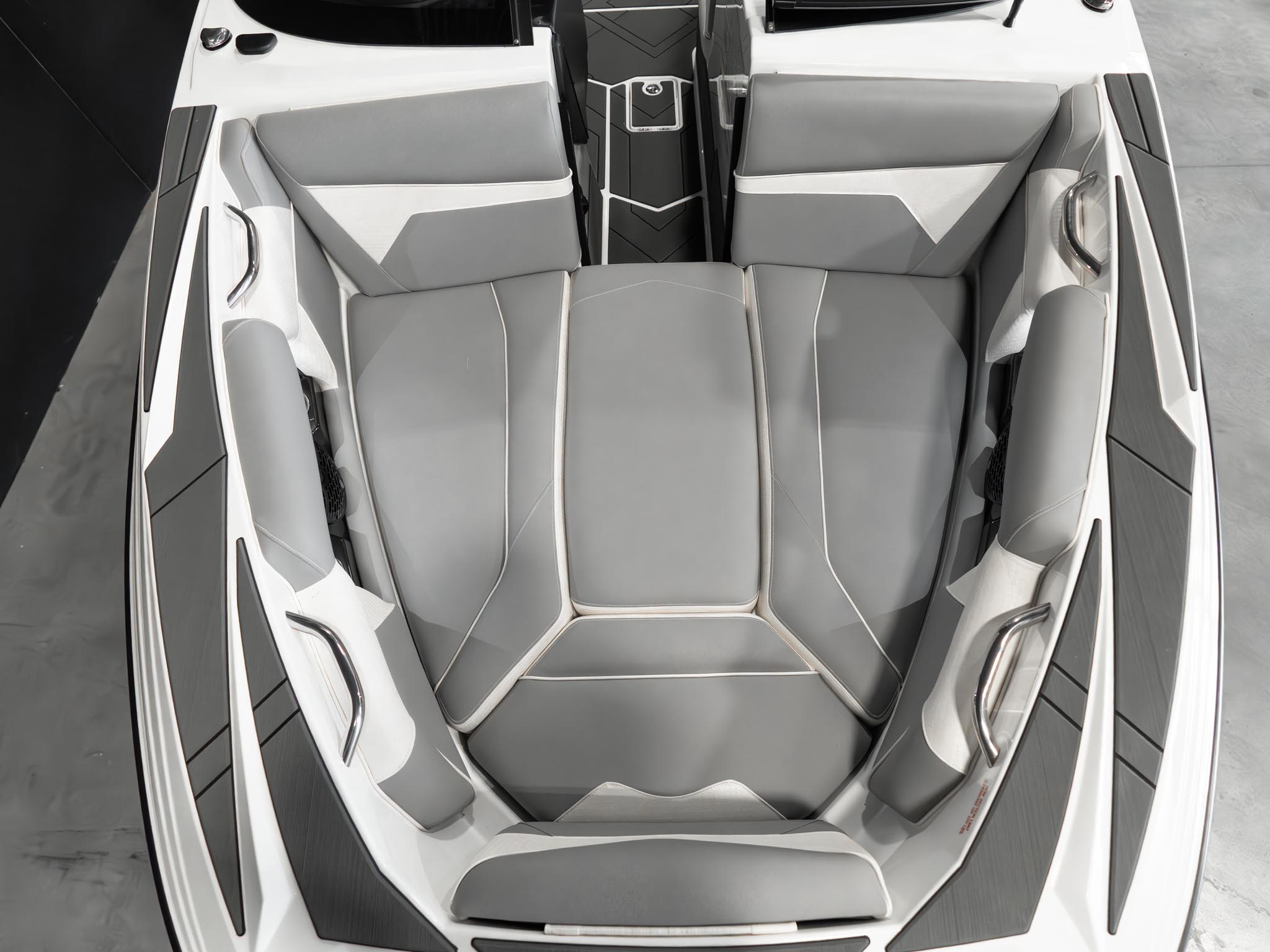2025 Supreme S240 &#8211; White / Gray