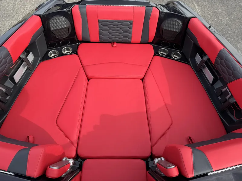 2025 Malibu 24 MXZ