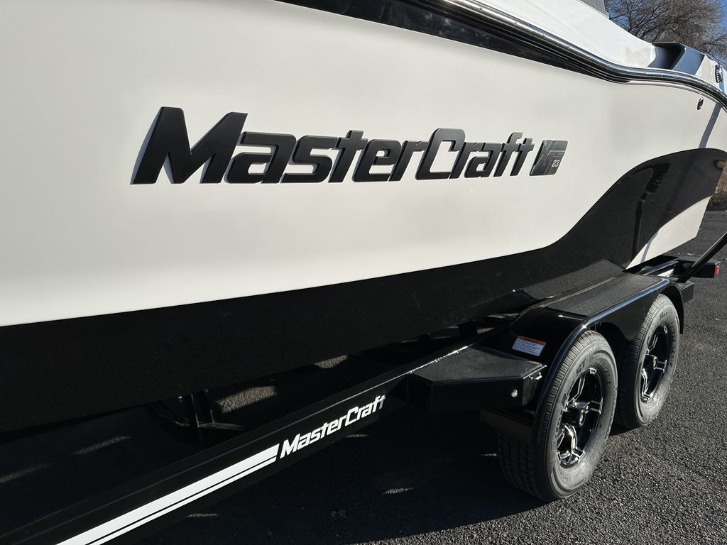 2024 MasterCraft XT23