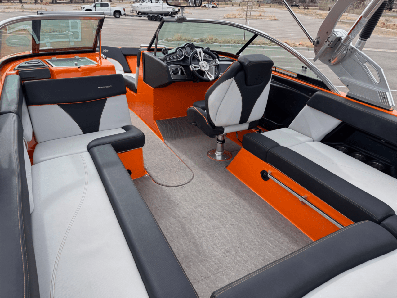 2017 MasterCraft XT23 6.2L GDI Engine!