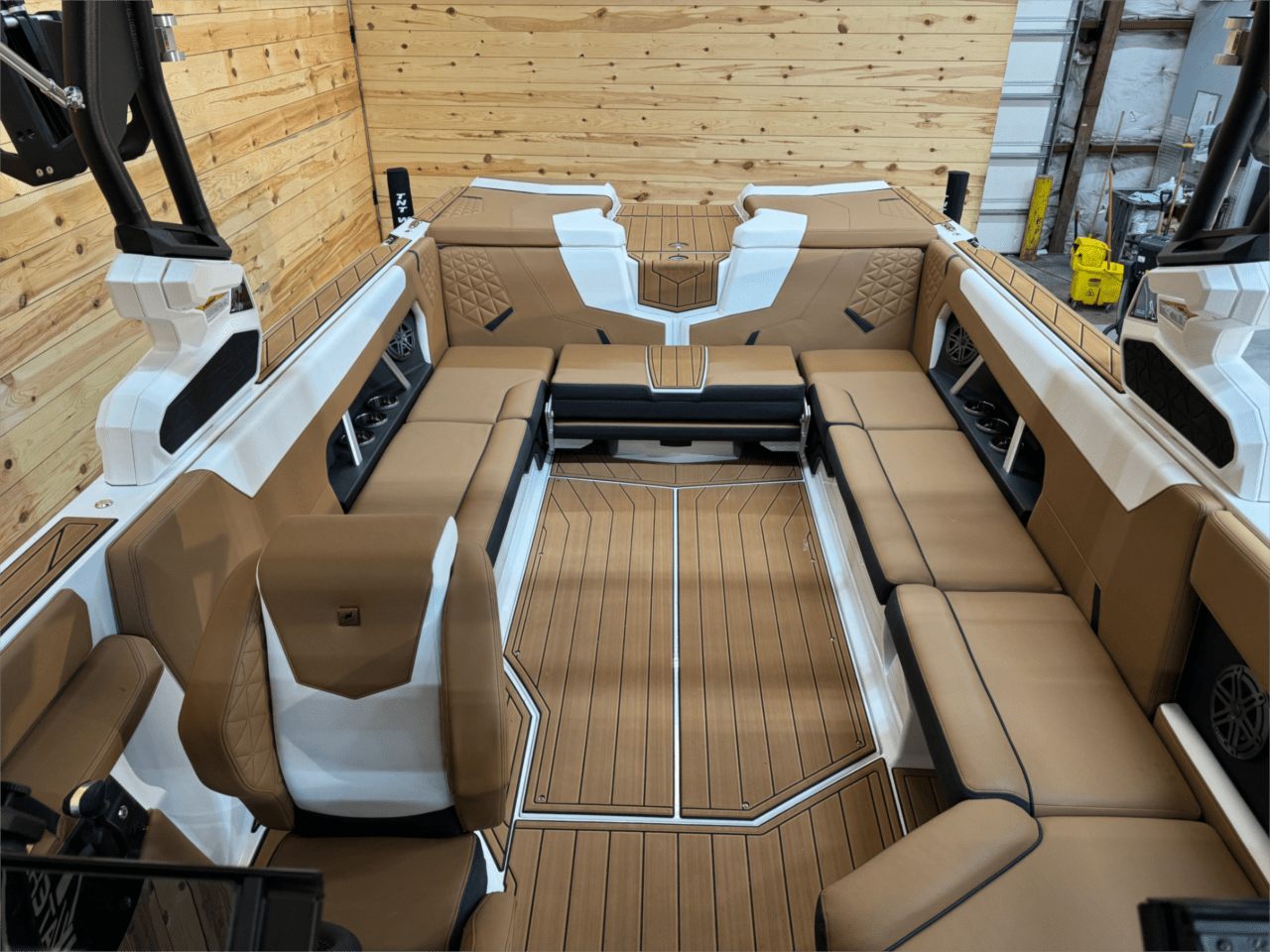 2024 Nautique GS24 Icon