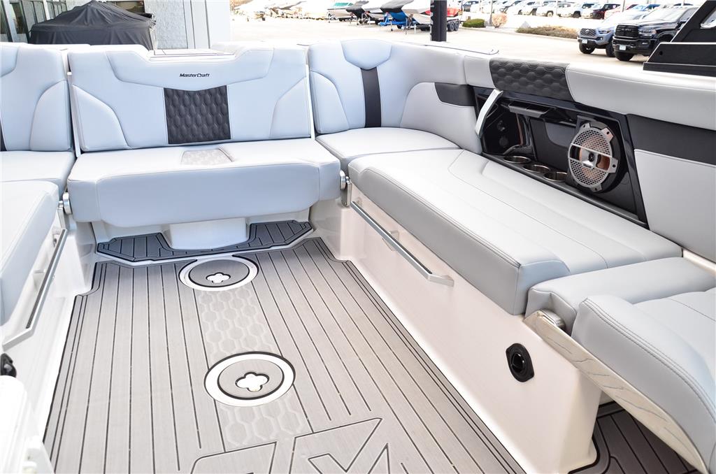 2022 MasterCraft XT24 -JUST 47 HOURS! Transferrable Warranty! LOADED!