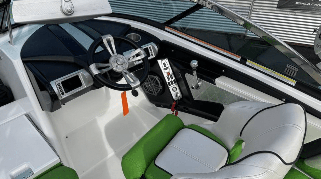 2013 MasterCraft Xstar