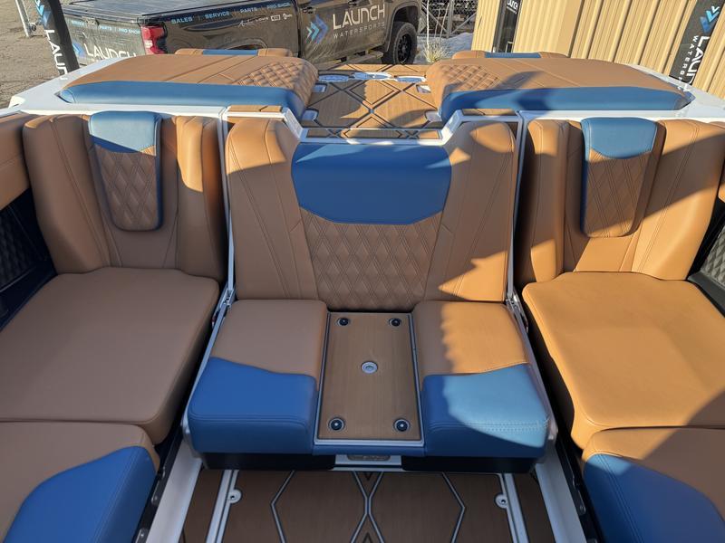 2025 Malibu M230