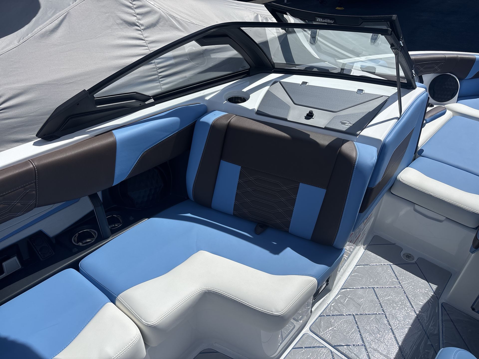 2024 Malibu 25LSV