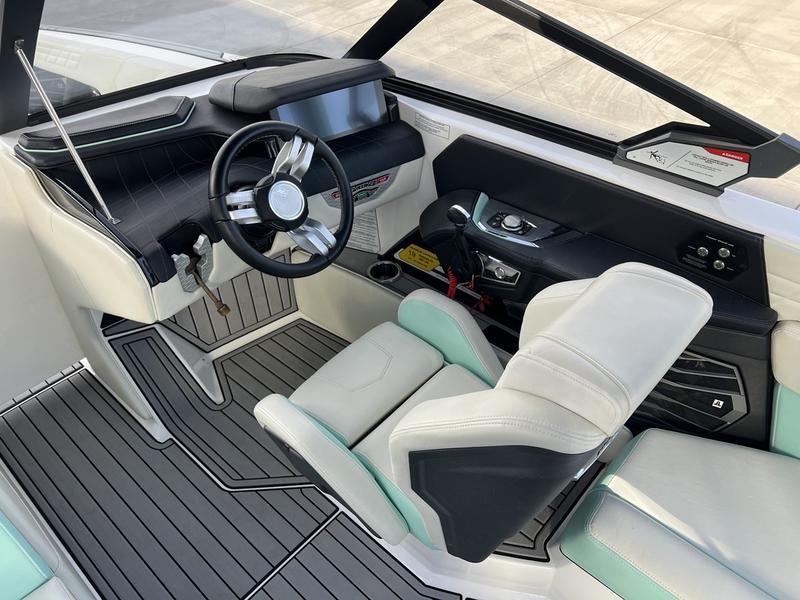 2023 Nautique G25