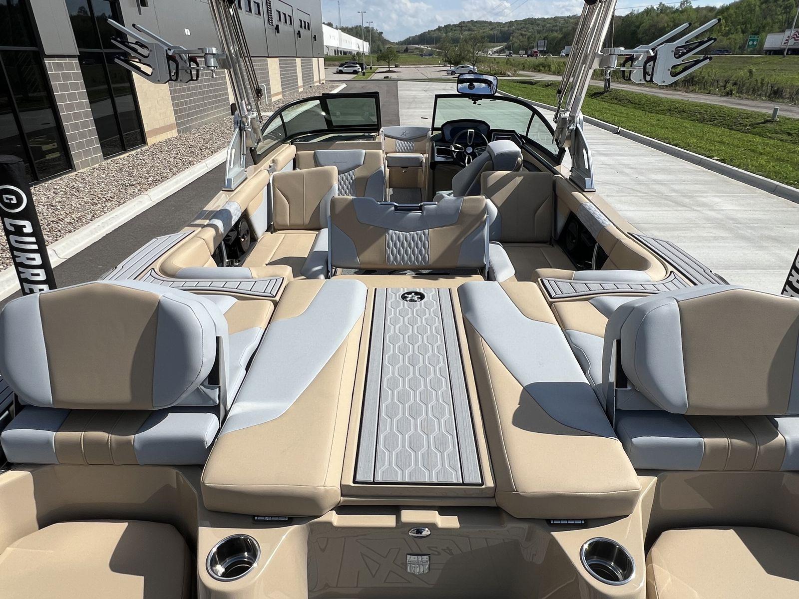 2024 MasterCraft XT24