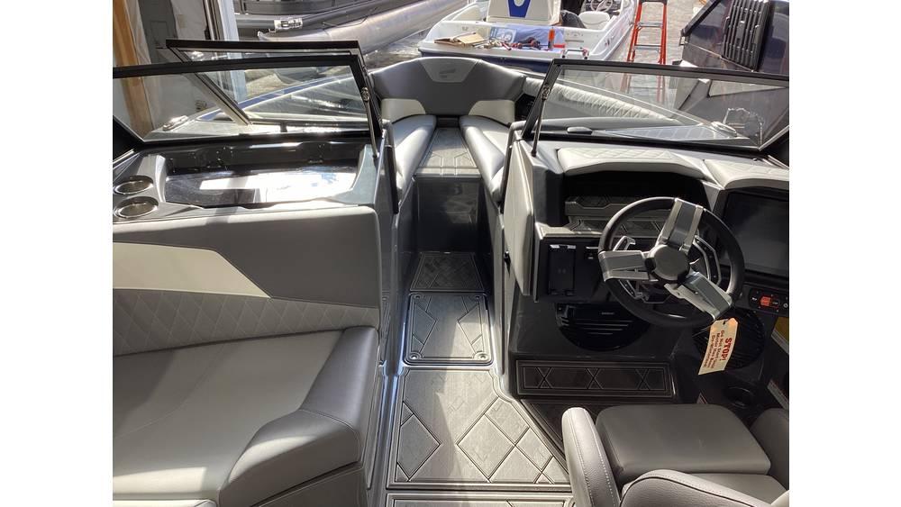 2025 Tige Z3 &#8211; Trailer included NICE COLOR