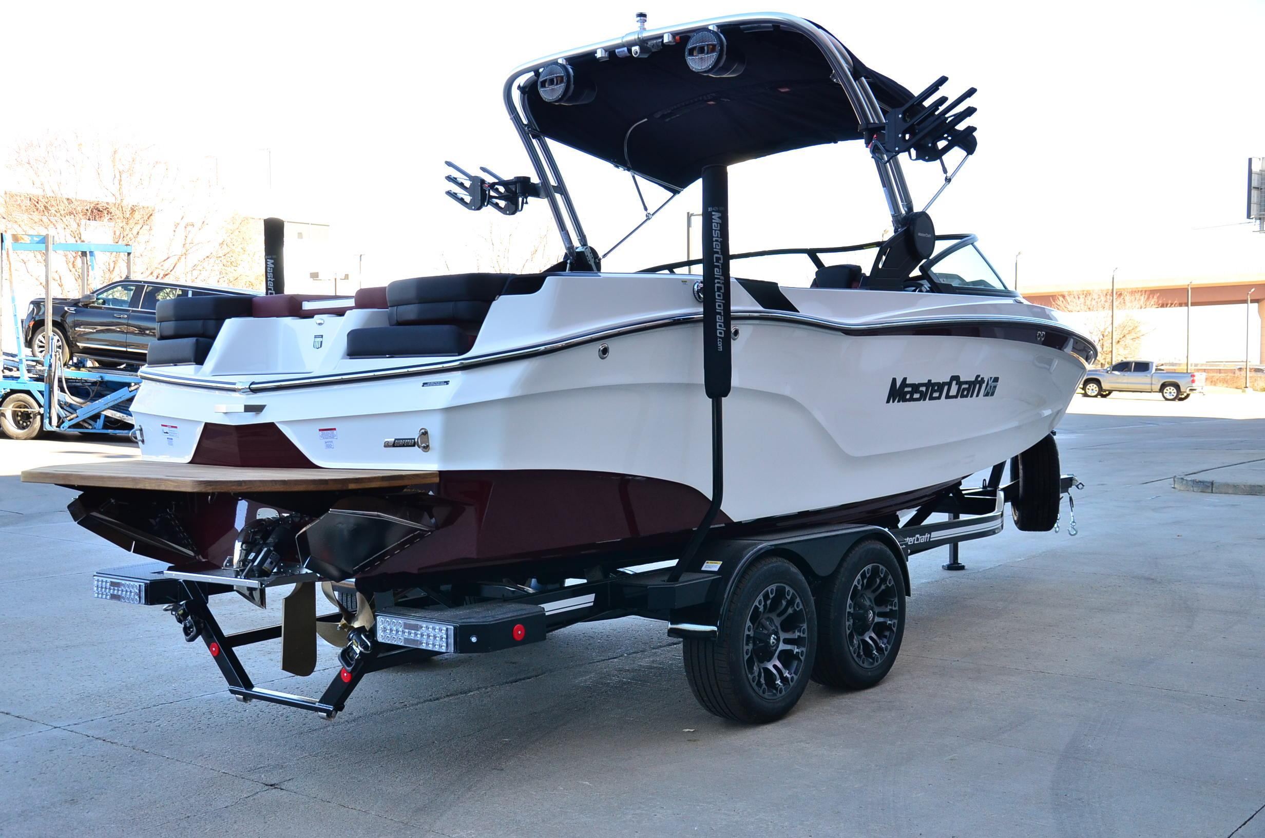 2024 MasterCraft XT24 w/ Ilmor 6.2! LOADED. Model Year End Clearance Priced!