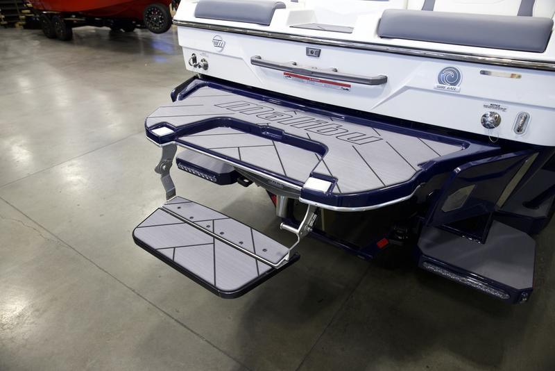 2025 Malibu 23 LSV