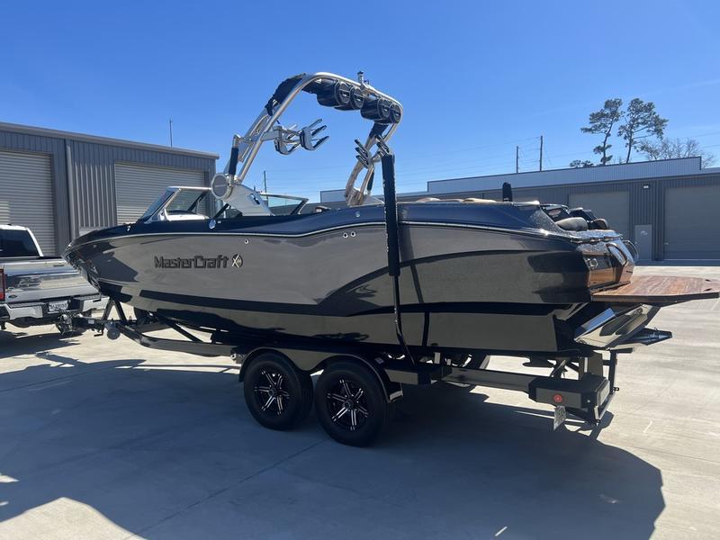 2021 MasterCraft X24