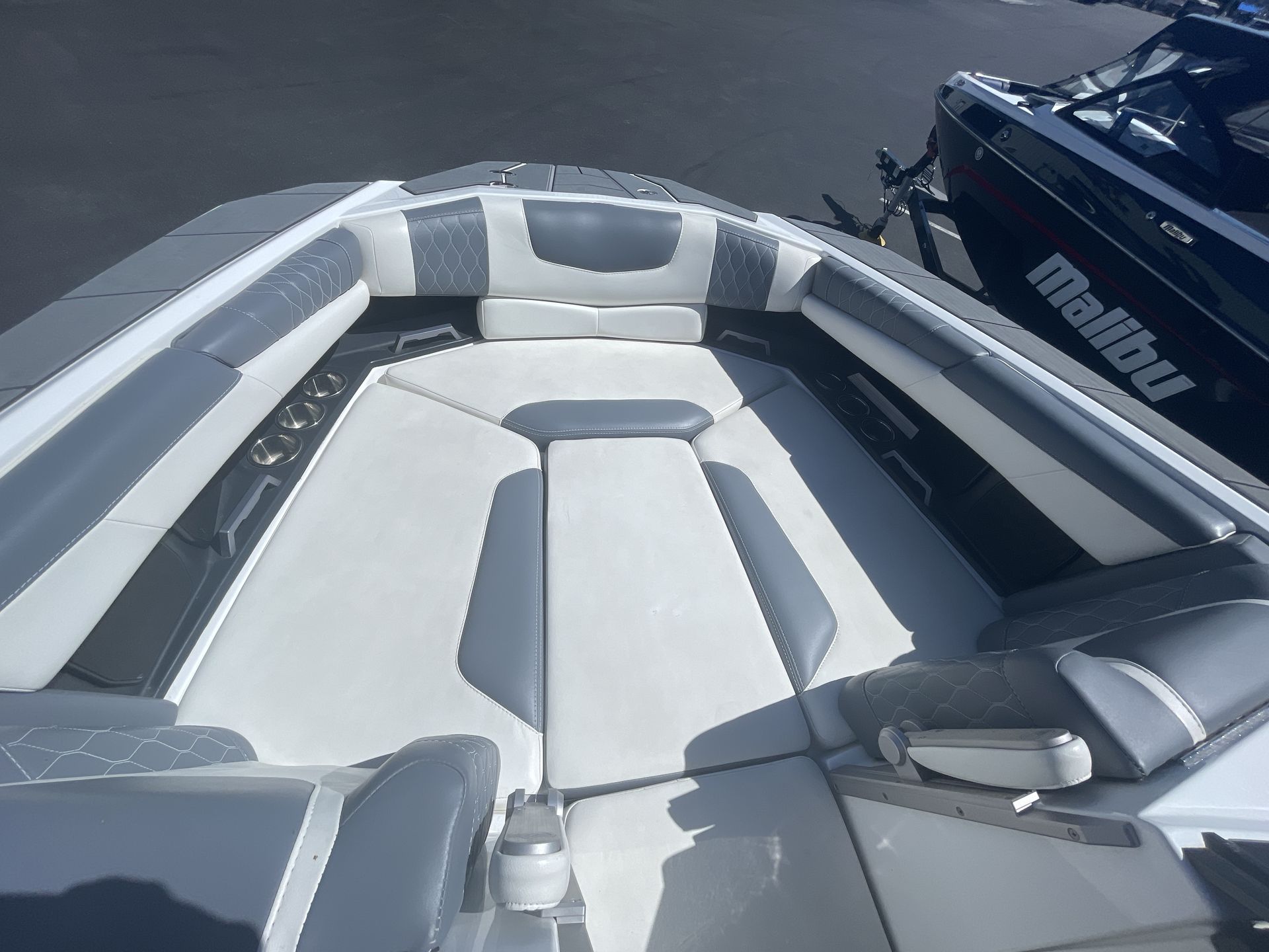2021 Malibu M240