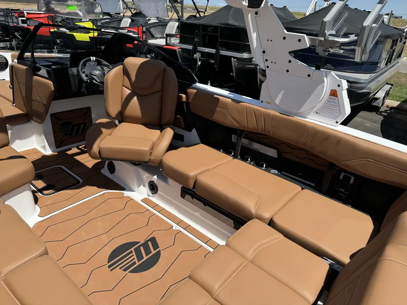 2025 Malibu 23 MXZ