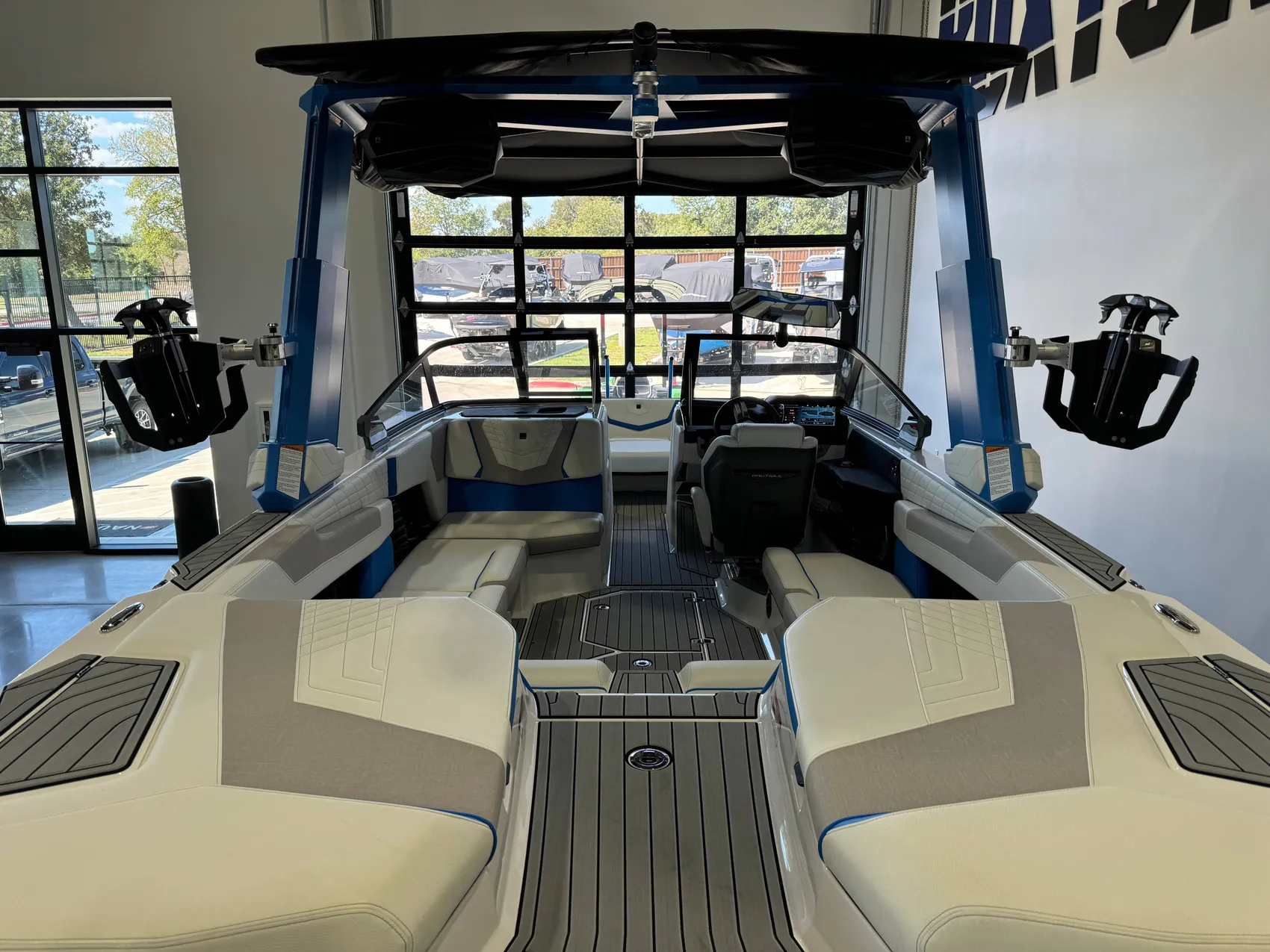 2024 Nautique G23