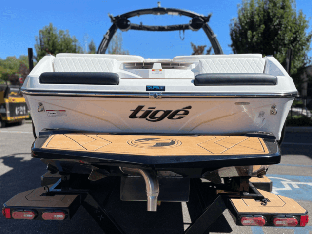 2024 TIGE Z3 23.5 foot wavemaker