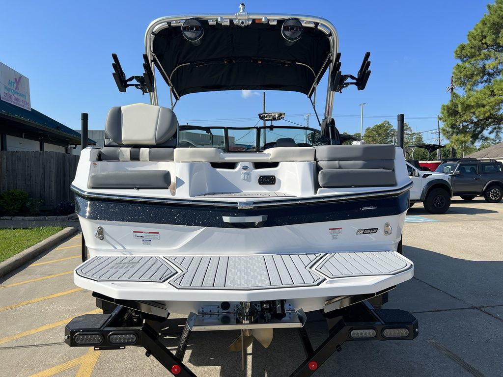 2024 MasterCraft XT20