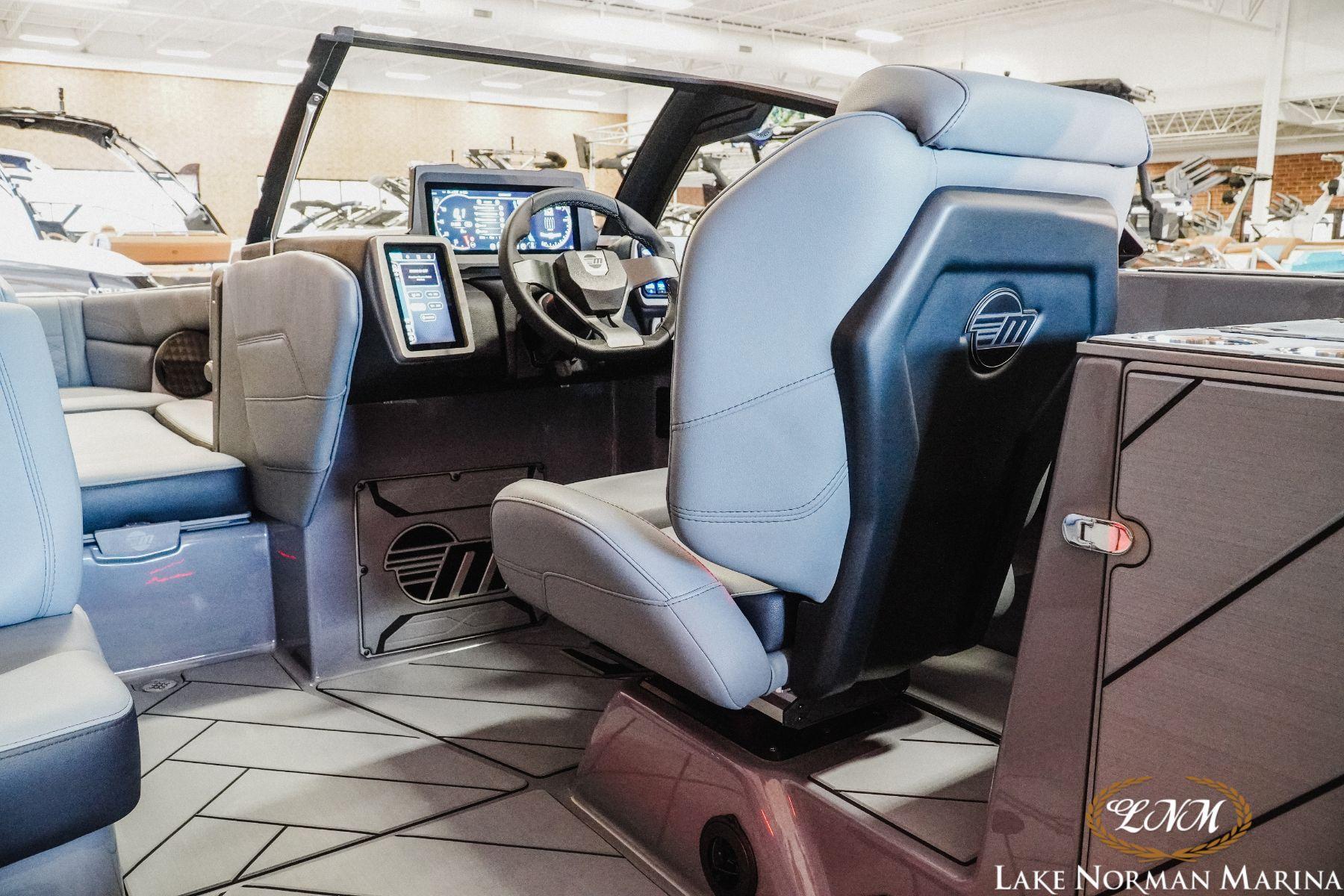 2024 Malibu 25 LSV