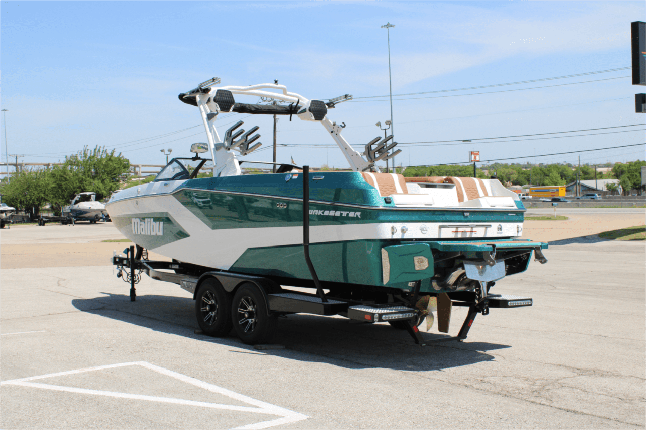 2025 Malibu 24 MXZ