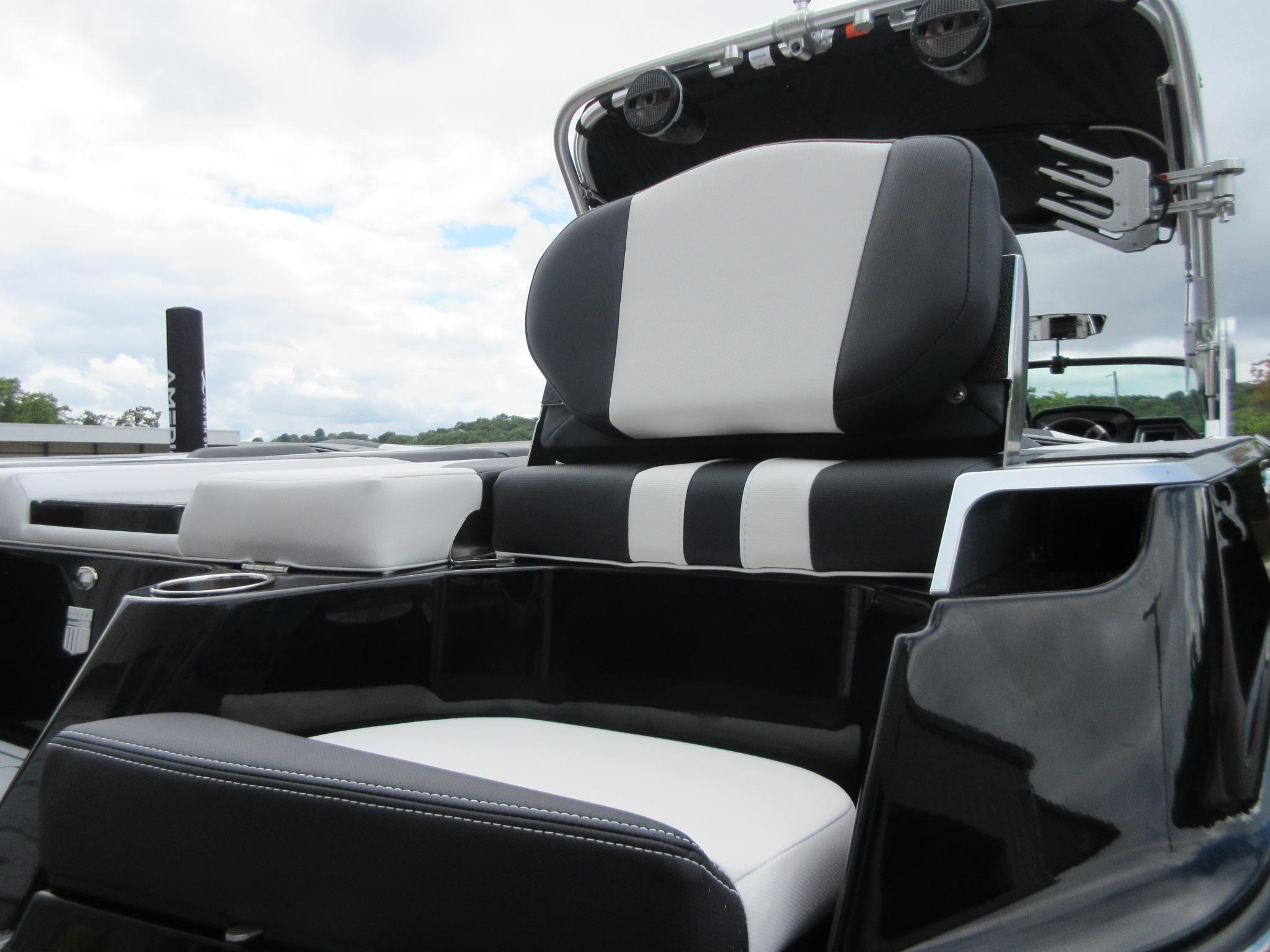 NEW 2024 MasterCraft XT25