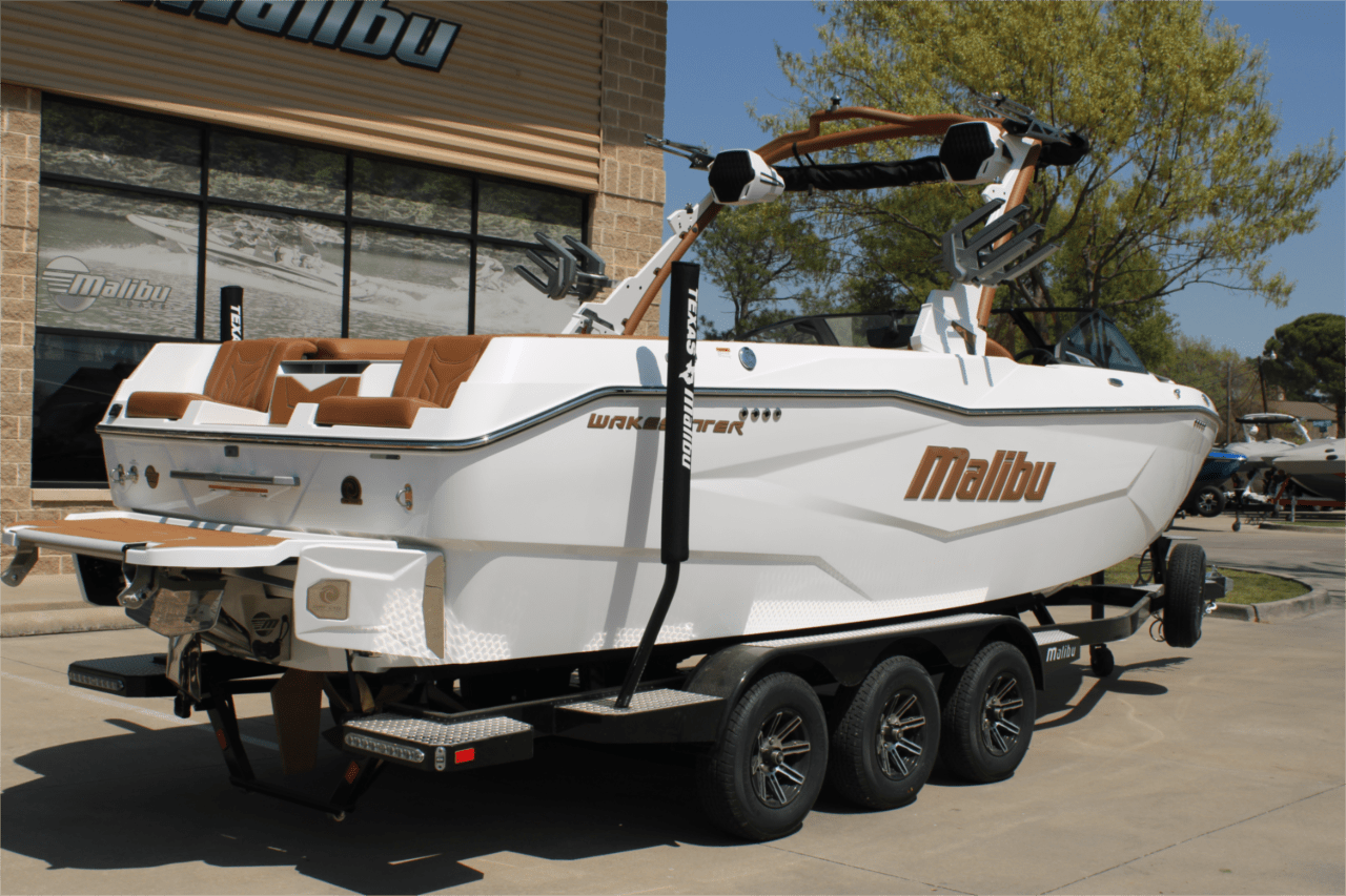 2025 Malibu 25 LSV
