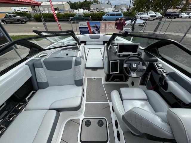 2021 Malibu M240