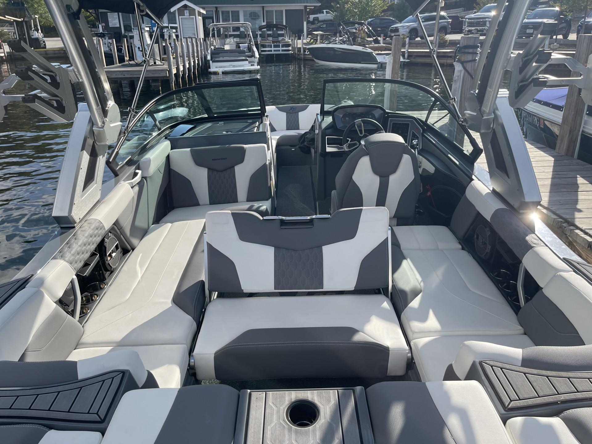 2022 MasterCraft XT23