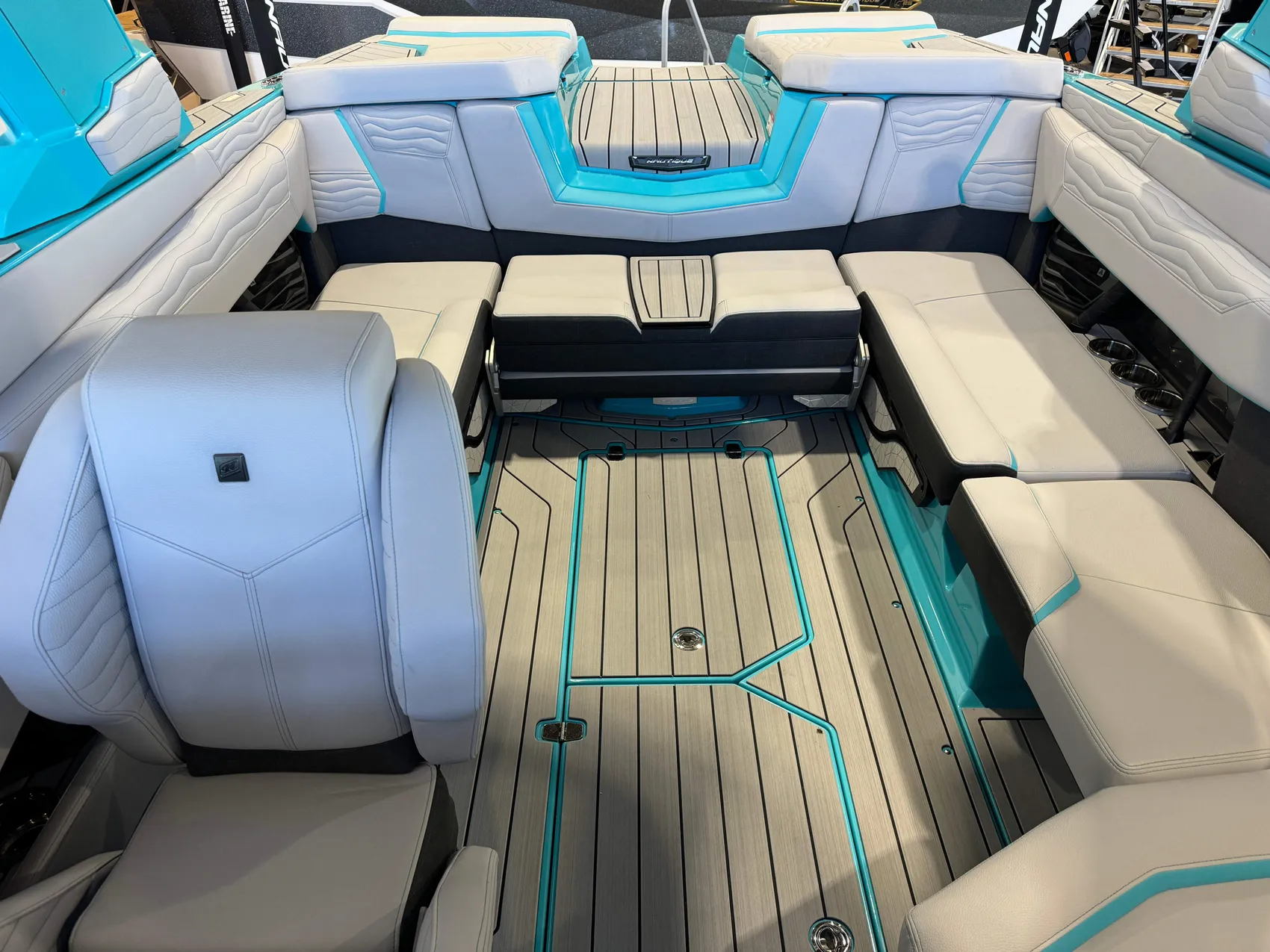 2025 Nautique G23