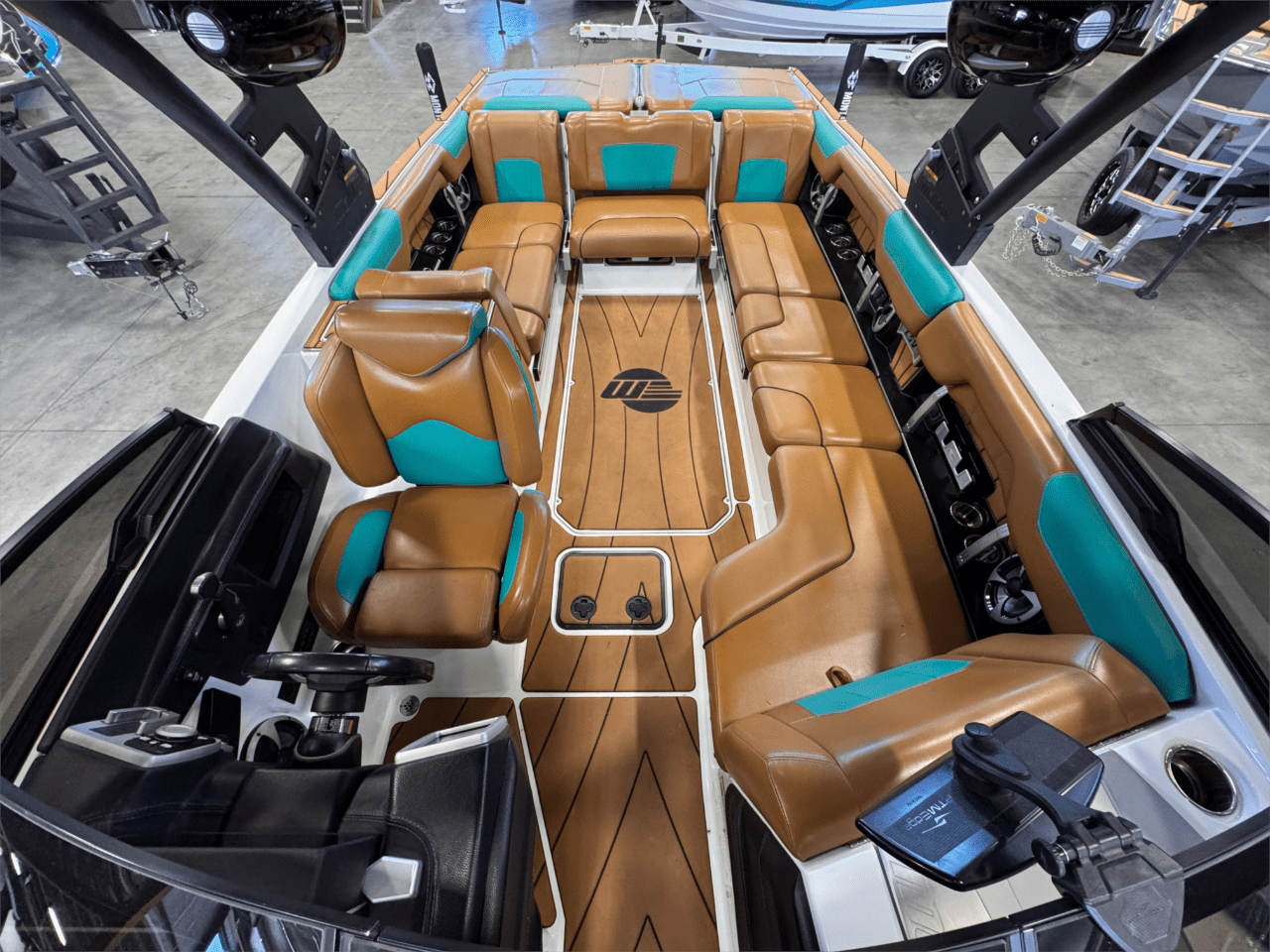 2020 Malibu 25 LSV