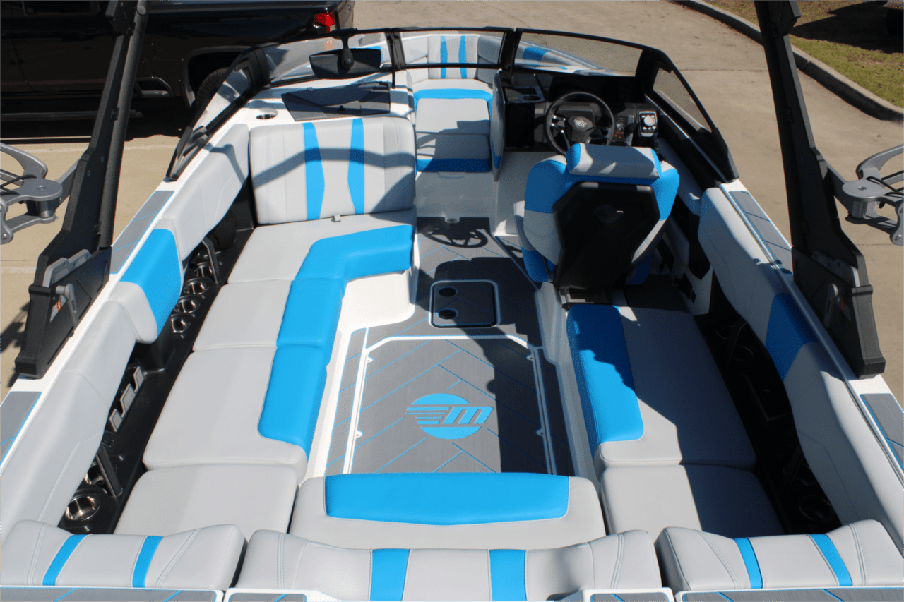 2025 Malibu 22 LSV