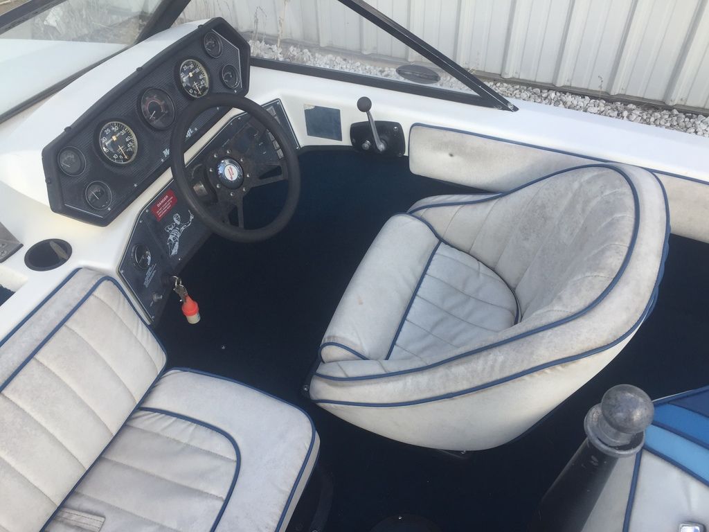 1986 Mastercraft Ski Boat