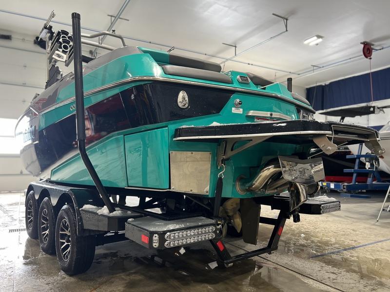2021 Malibu Boats M240