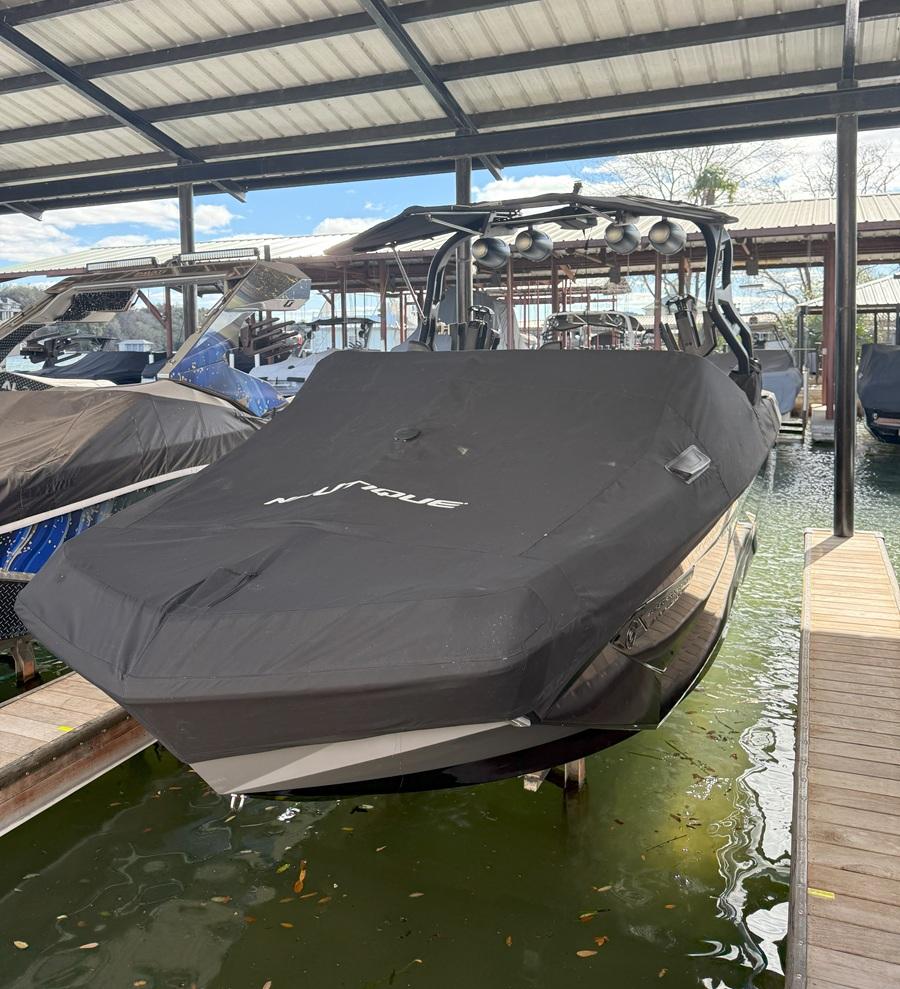 2021 G23 NAUTIQUE with thrusters