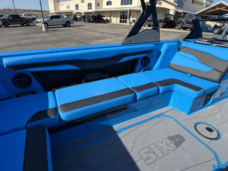 2025 Axis T235