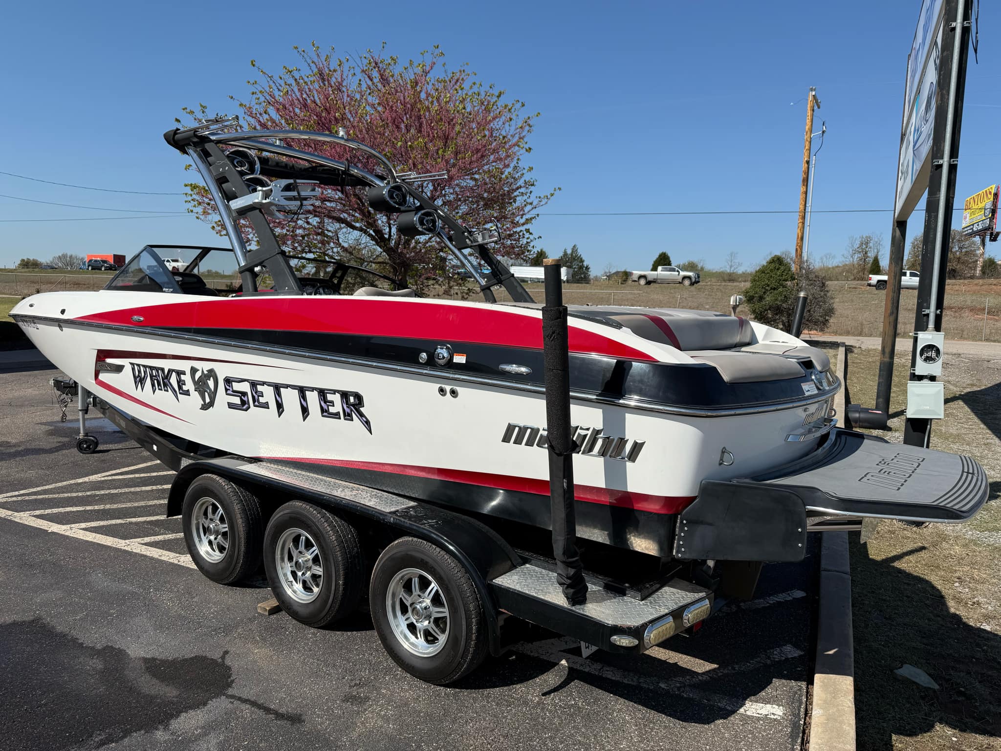 2013 Malibu Wakesetter 24 MXZ