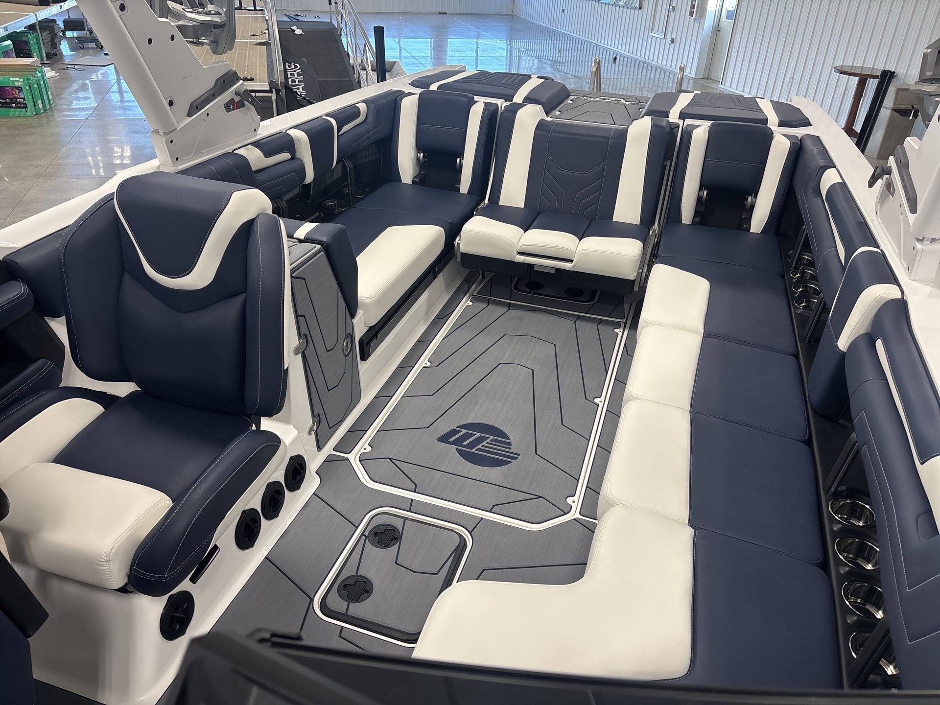2025 Malibu 25LSV