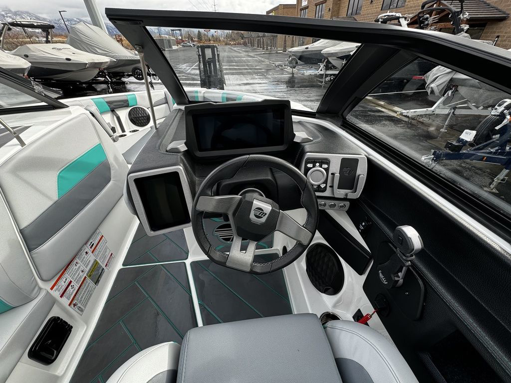 2023 Malibu 26 LSV