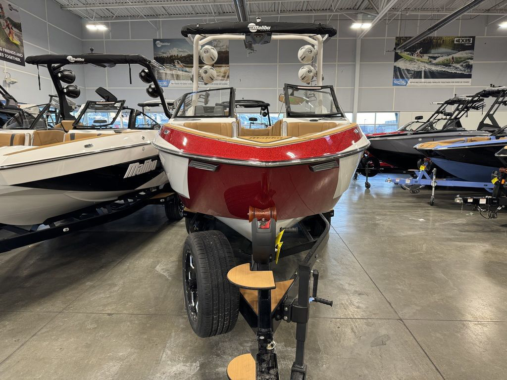 2024 Malibu 25 LSV
